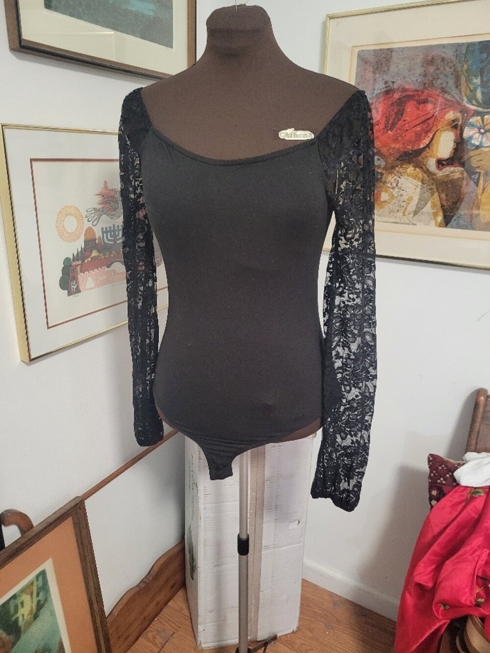 Gilli of New York Stretchy Body Suit with Lace Sleeves
